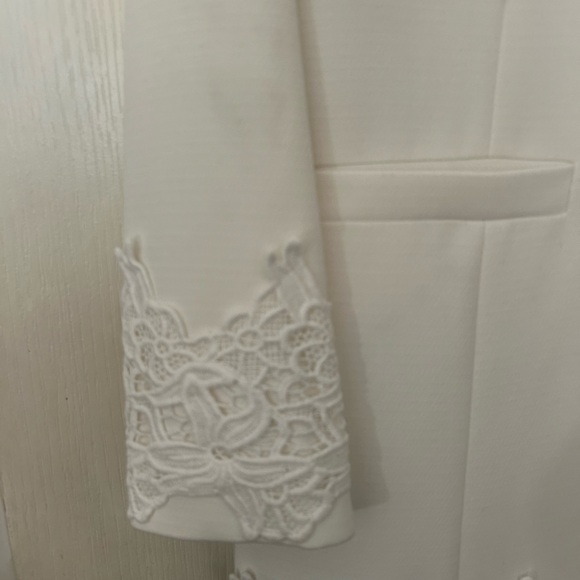 Annakiki Long Blazer with Chain Details - Picture 4 of 10